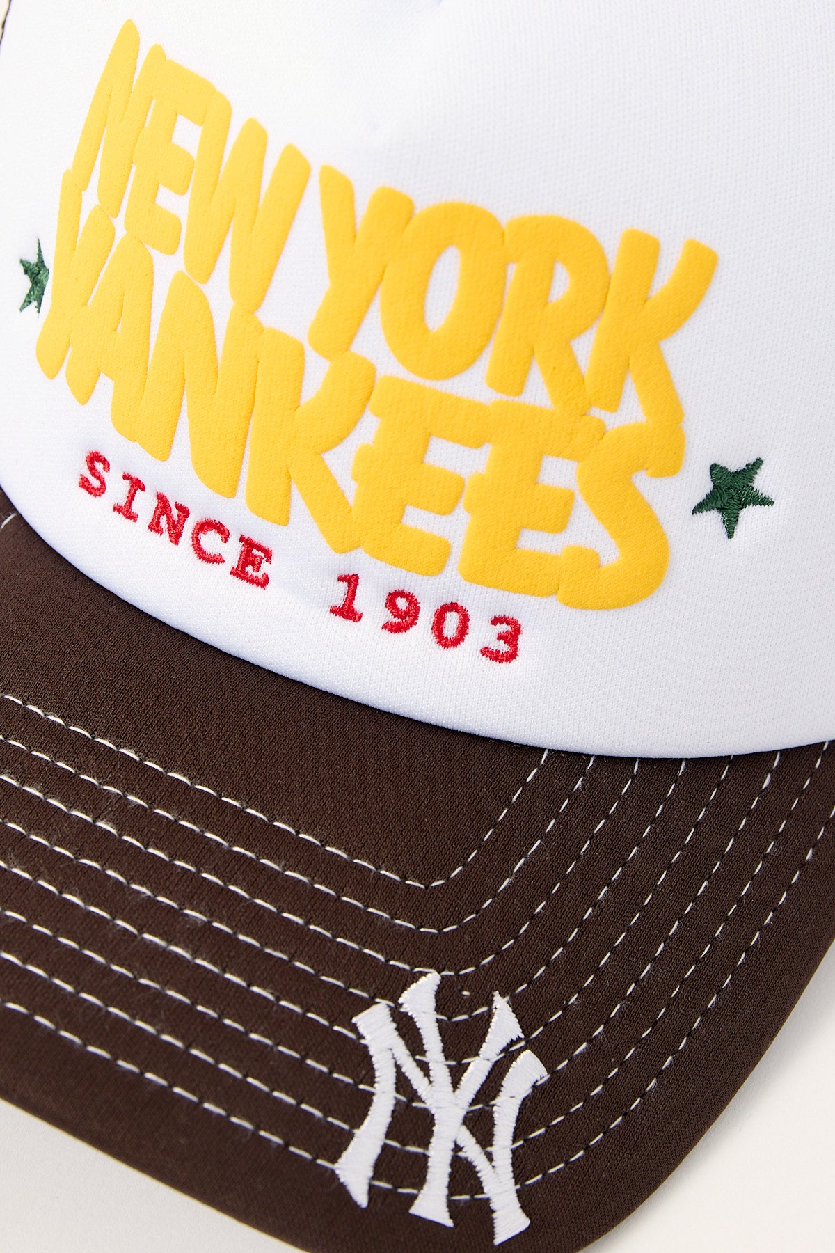 New Era 9Forty A-Frame Puffy New York Yankees Trucker Hat Optic White/Burnt Wood UV