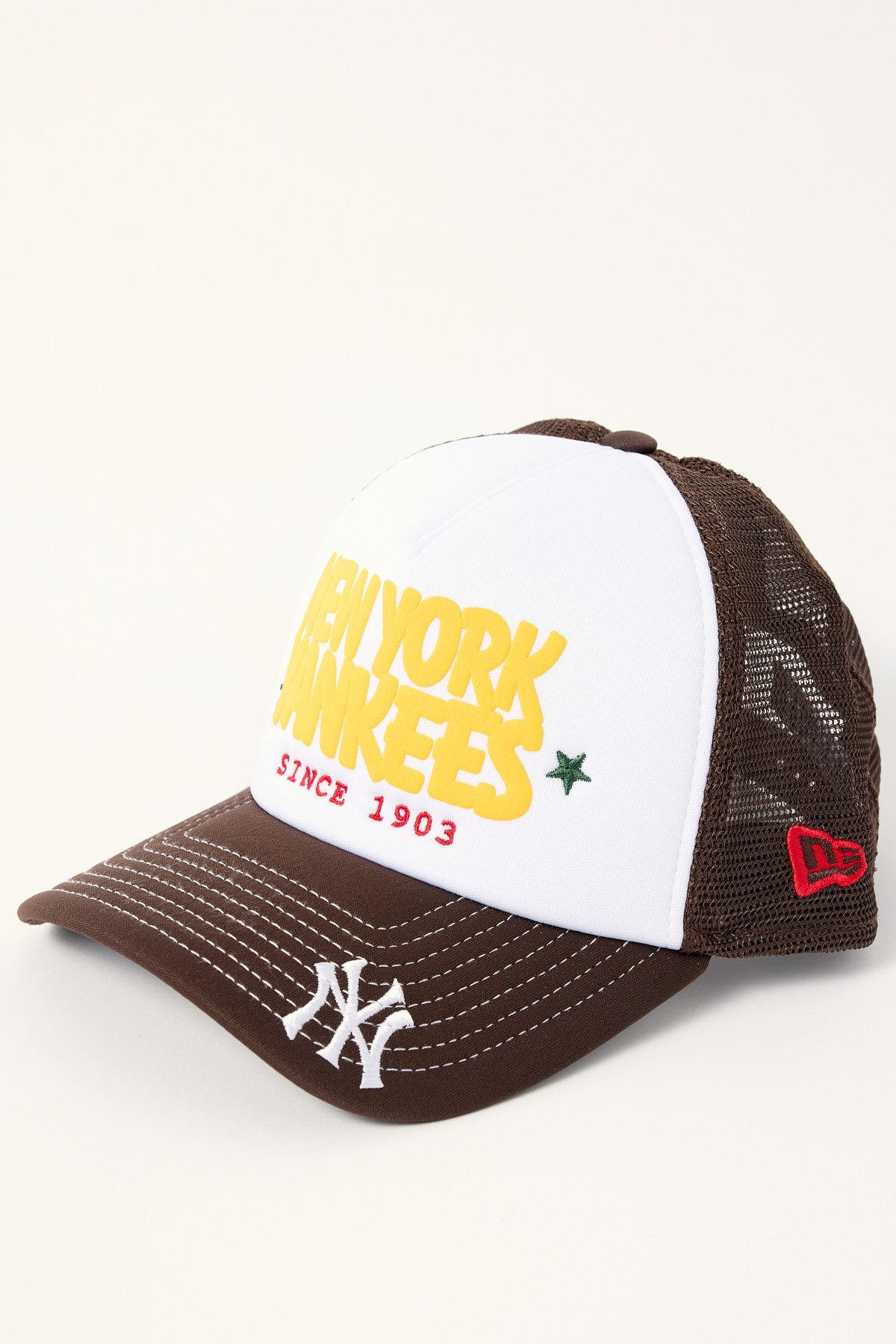 New Era 9Forty A-Frame Puffy New York Yankees Trucker Hat Optic White/Burnt Wood UV