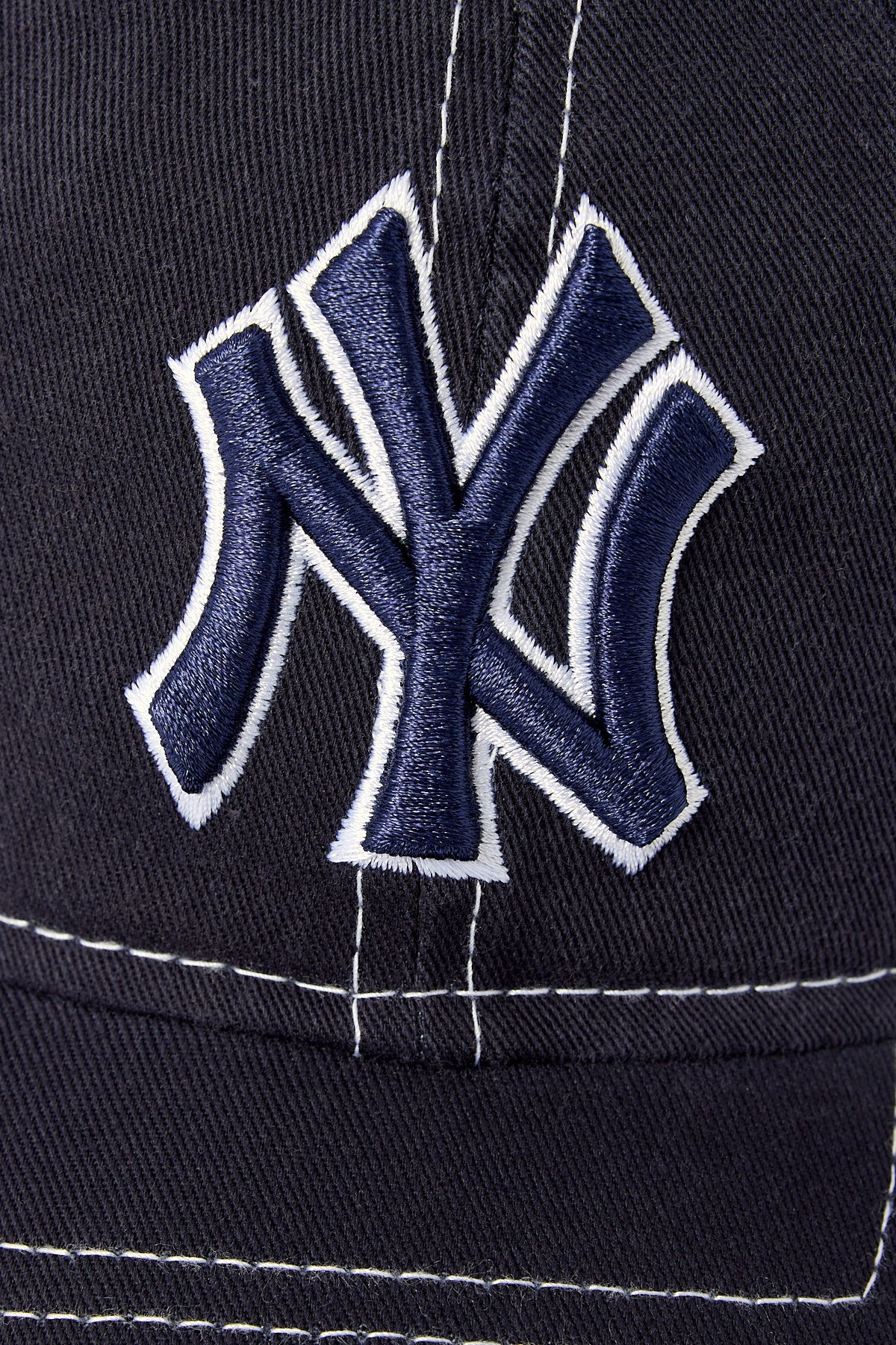 New Era Contrast Team 9Twenty New York Yankees Cap Official Team Colours