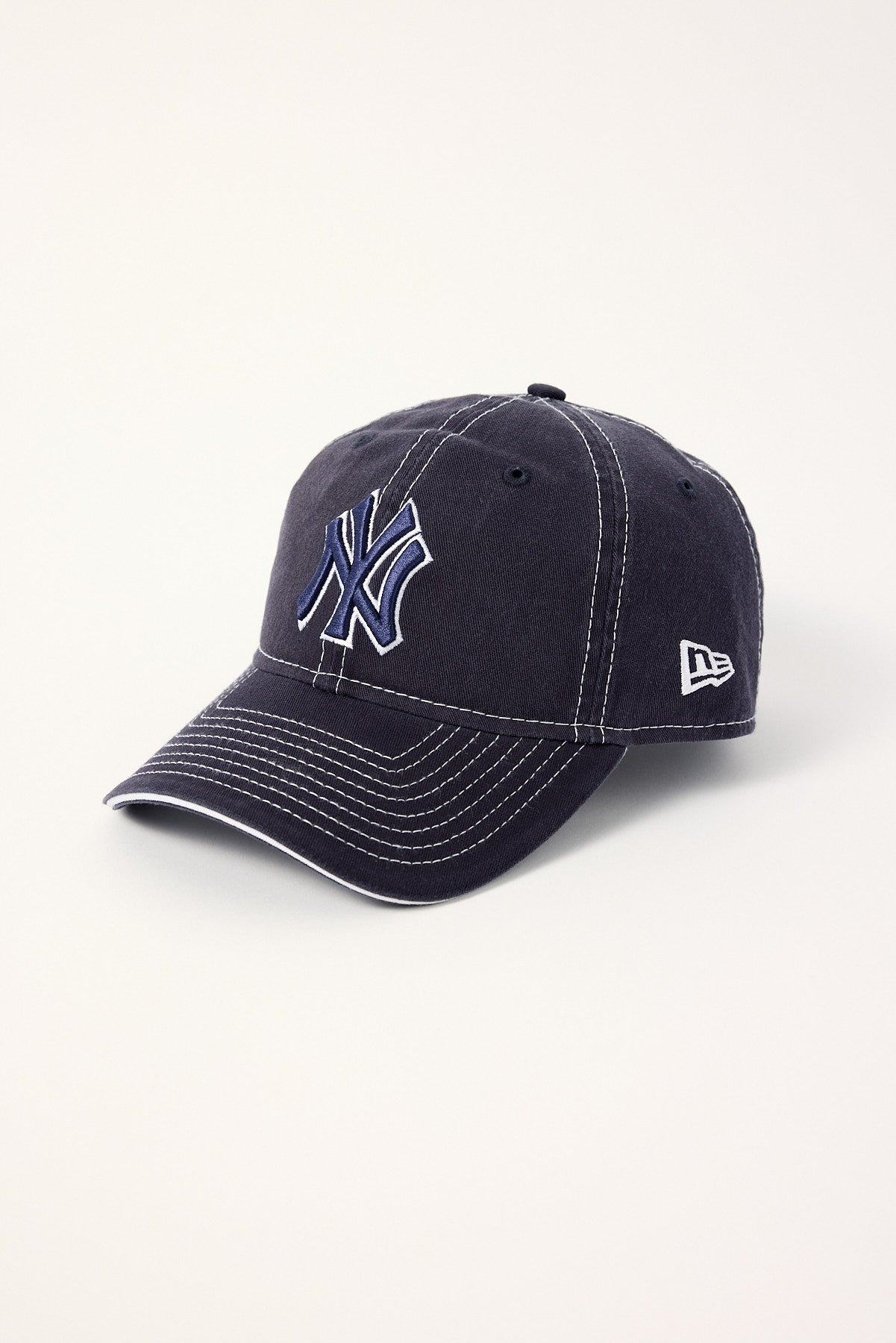 New Era Contrast Team 9Twenty New York Yankees Cap Official Team Colours