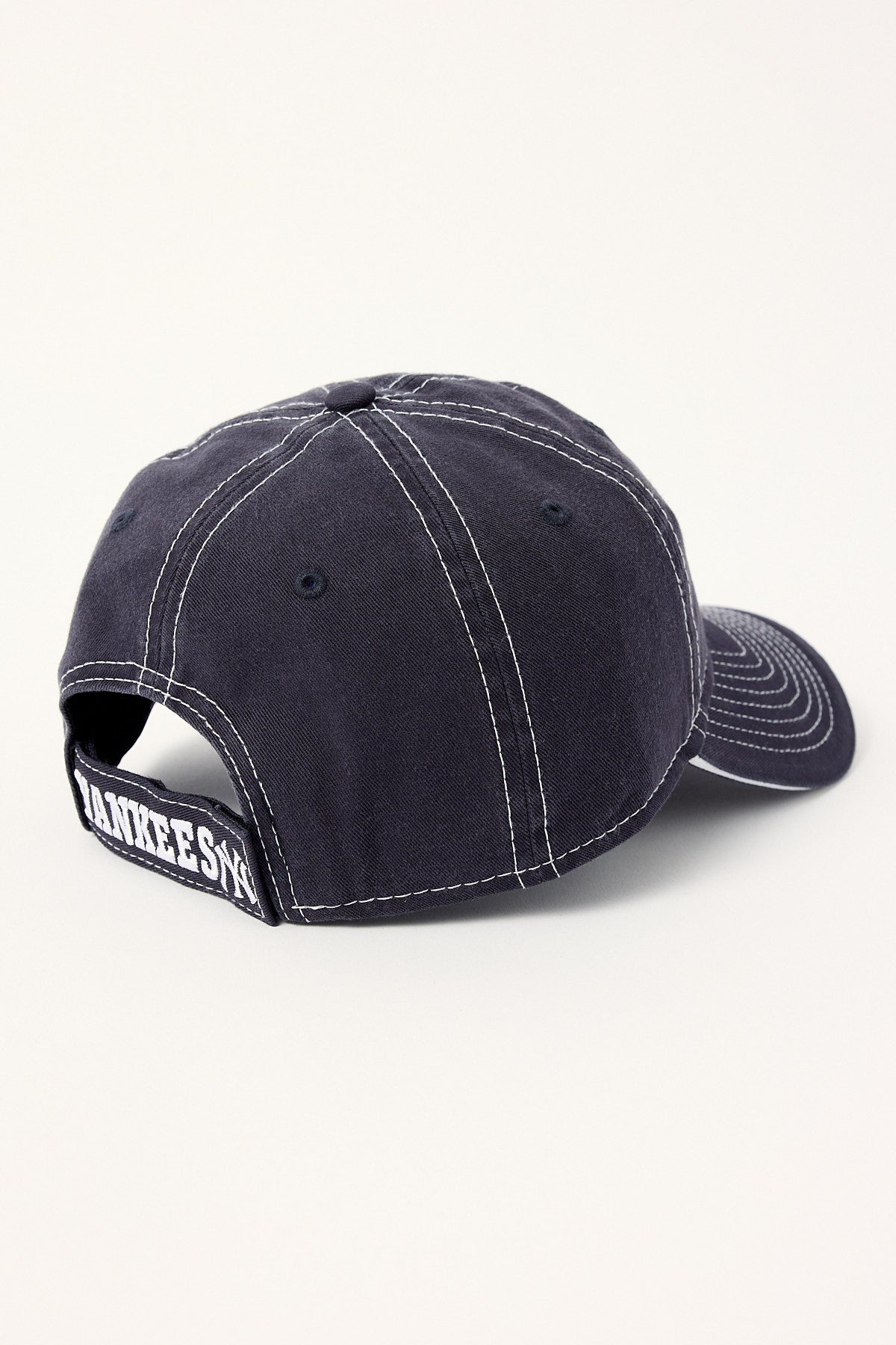 New Era Contrast Team 9Twenty New York Yankees Cap Official Team Colours