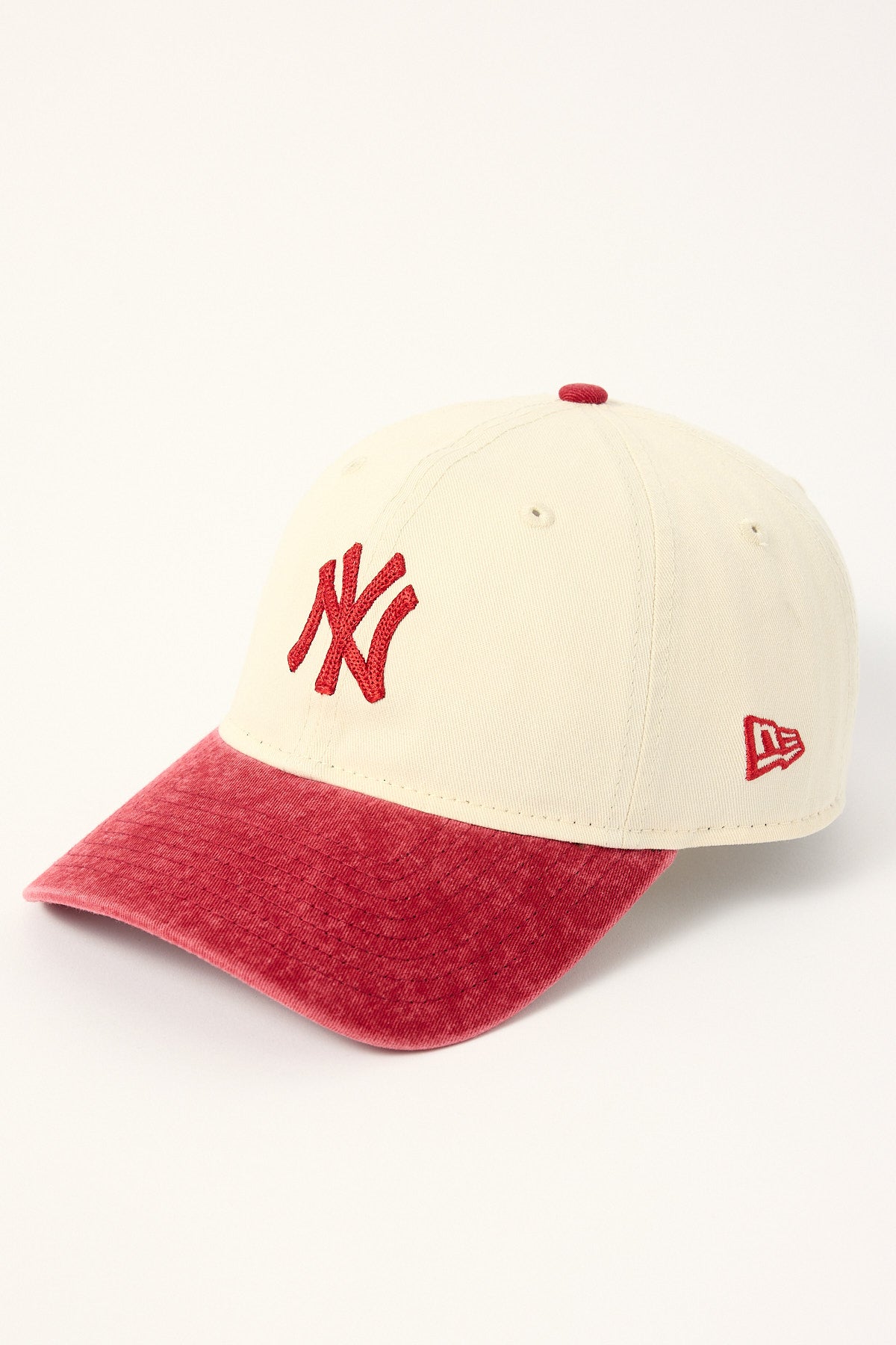 New Era 2-Tone Snow Wash 9Twenty New York Yankees Cap H Red/H Red Embroidery