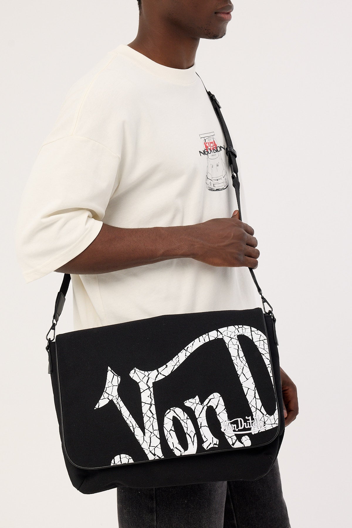 Von Dutch Signature Messenger Bag Black