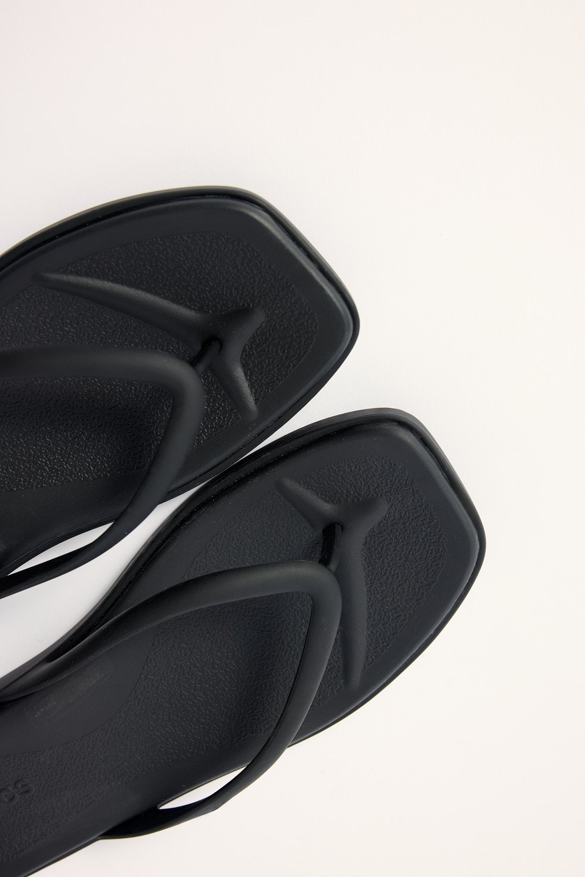 Crocs Miami Flip Sandal Black