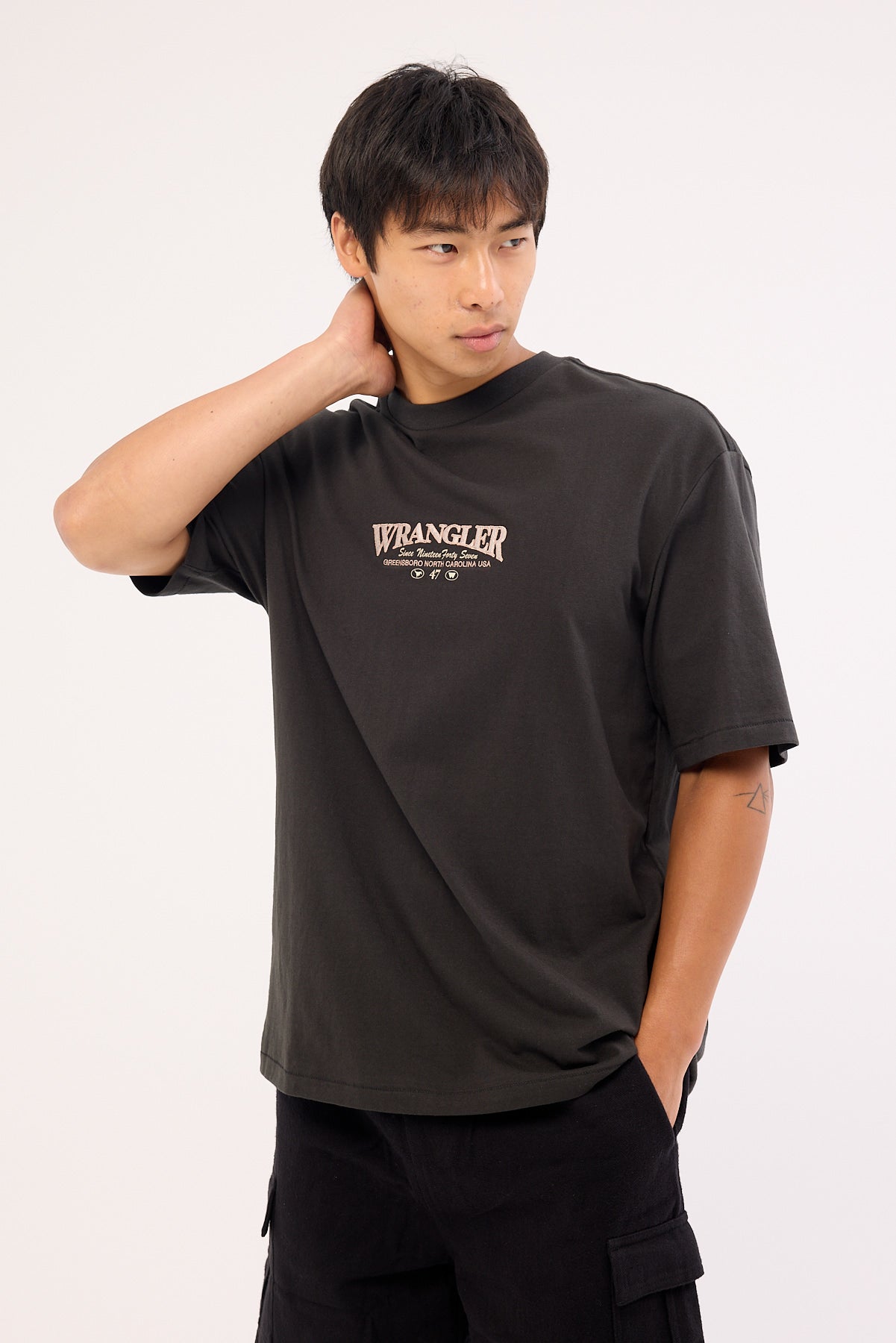 Wrangler Recharge Slacker Tee Worn Black