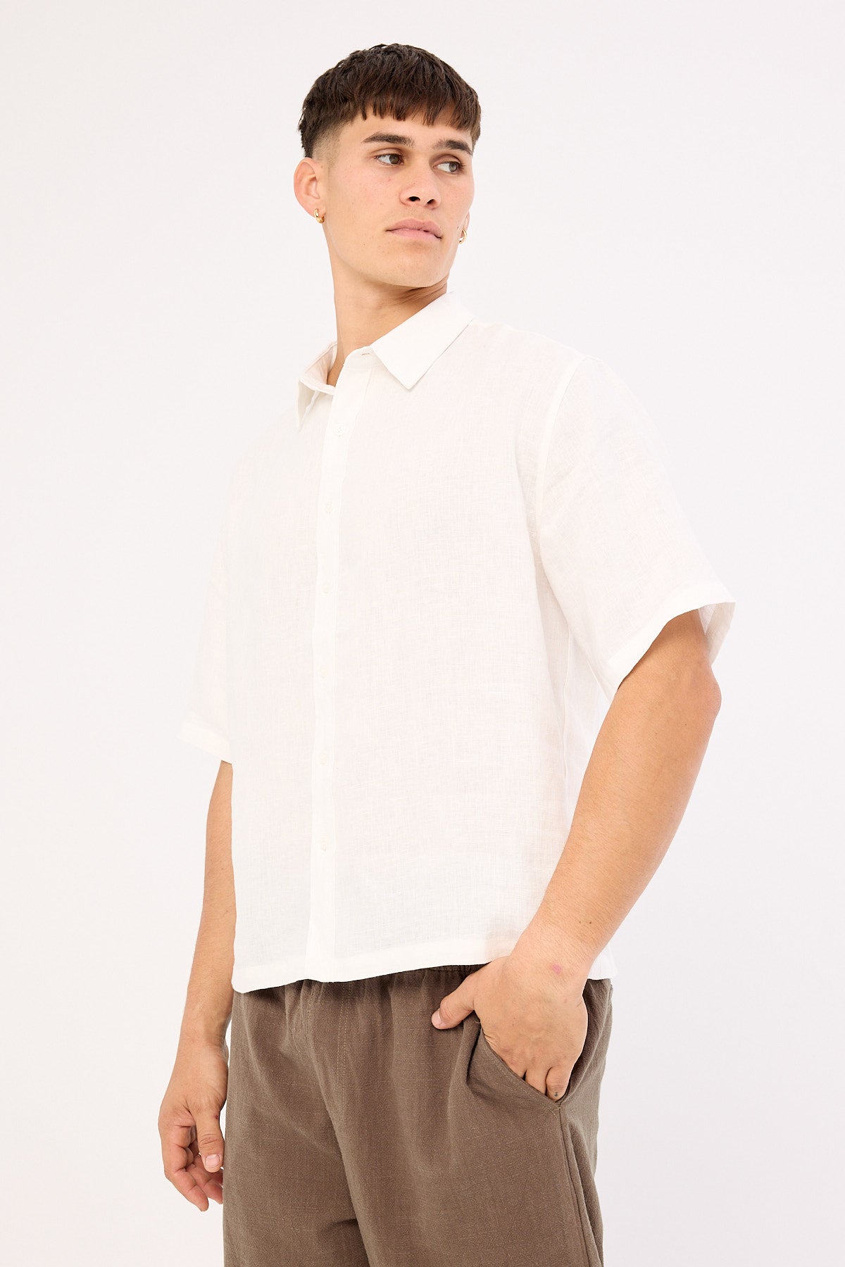 Common Need Oasis Boxy Cropped Linen Shirt Off White