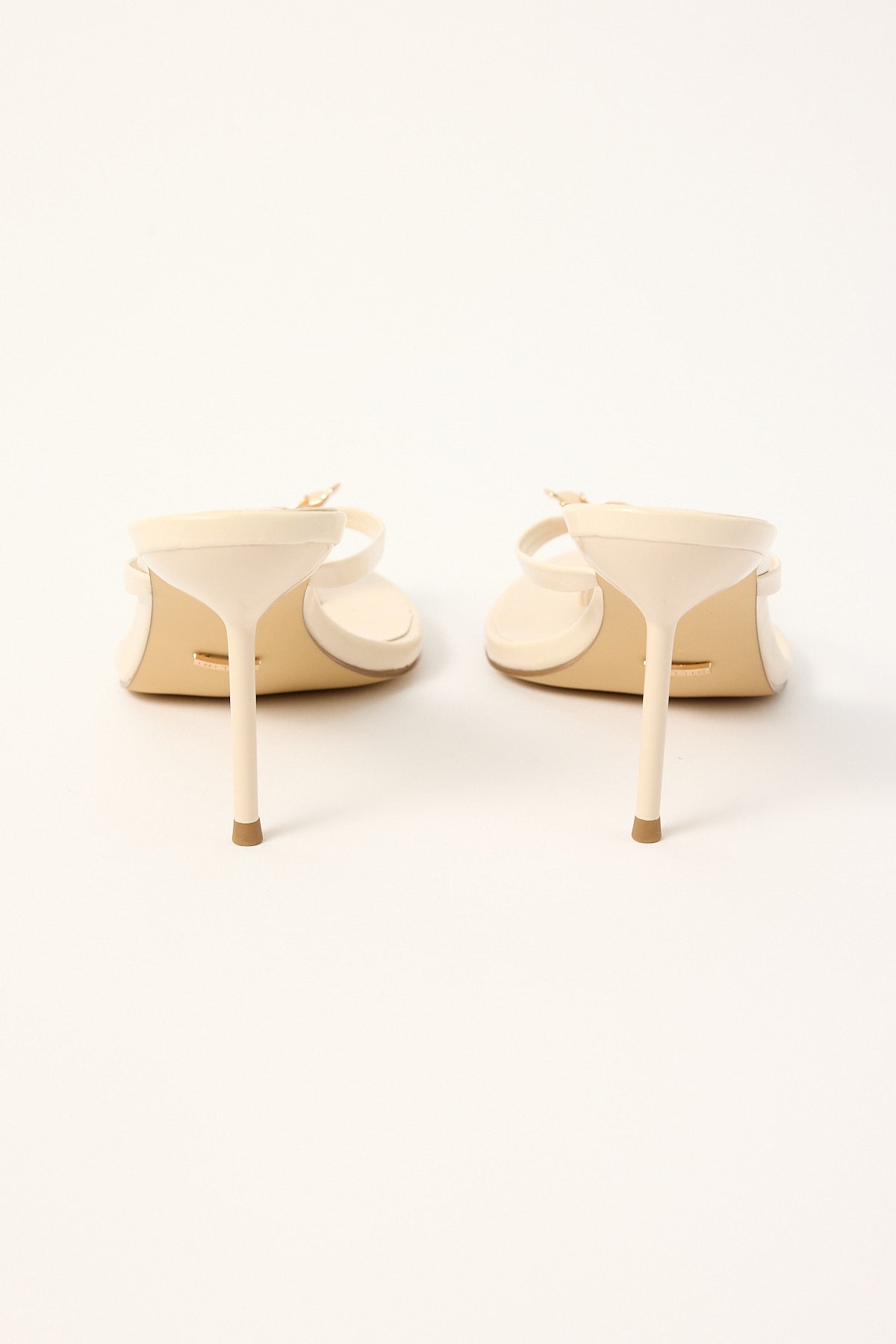 Billini Dalella Thong Heel Pearl Shine