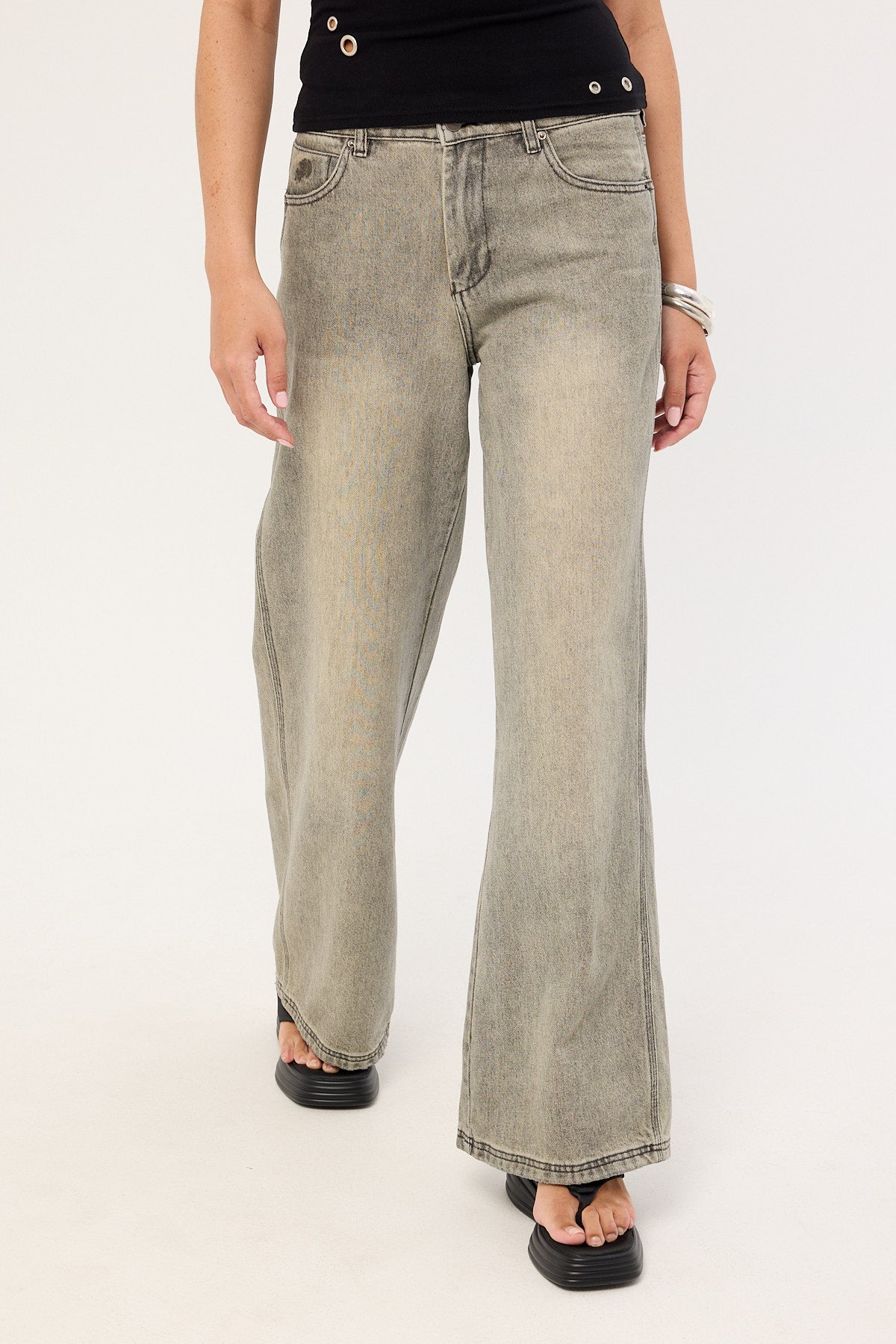 Worship Sweeper Jean Dirty Grey