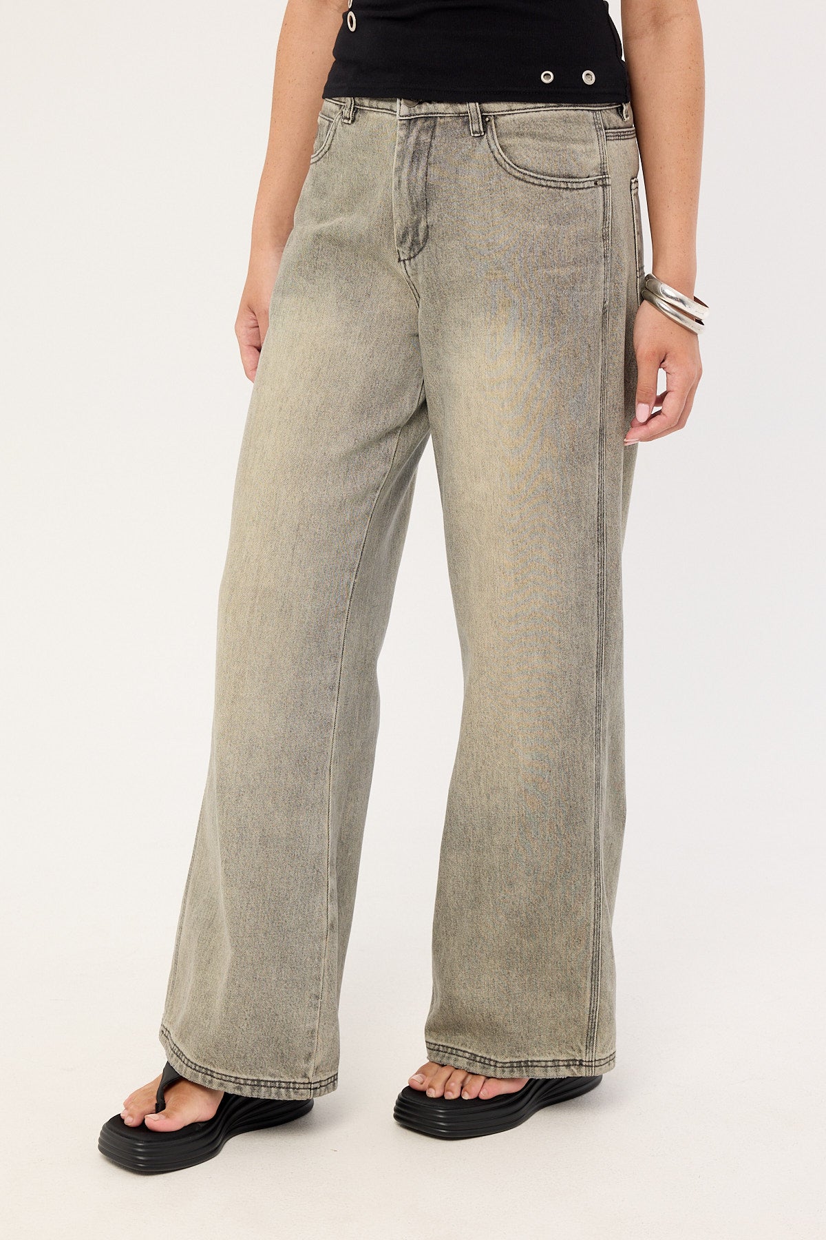 Worship Sweeper Jean Dirty Grey