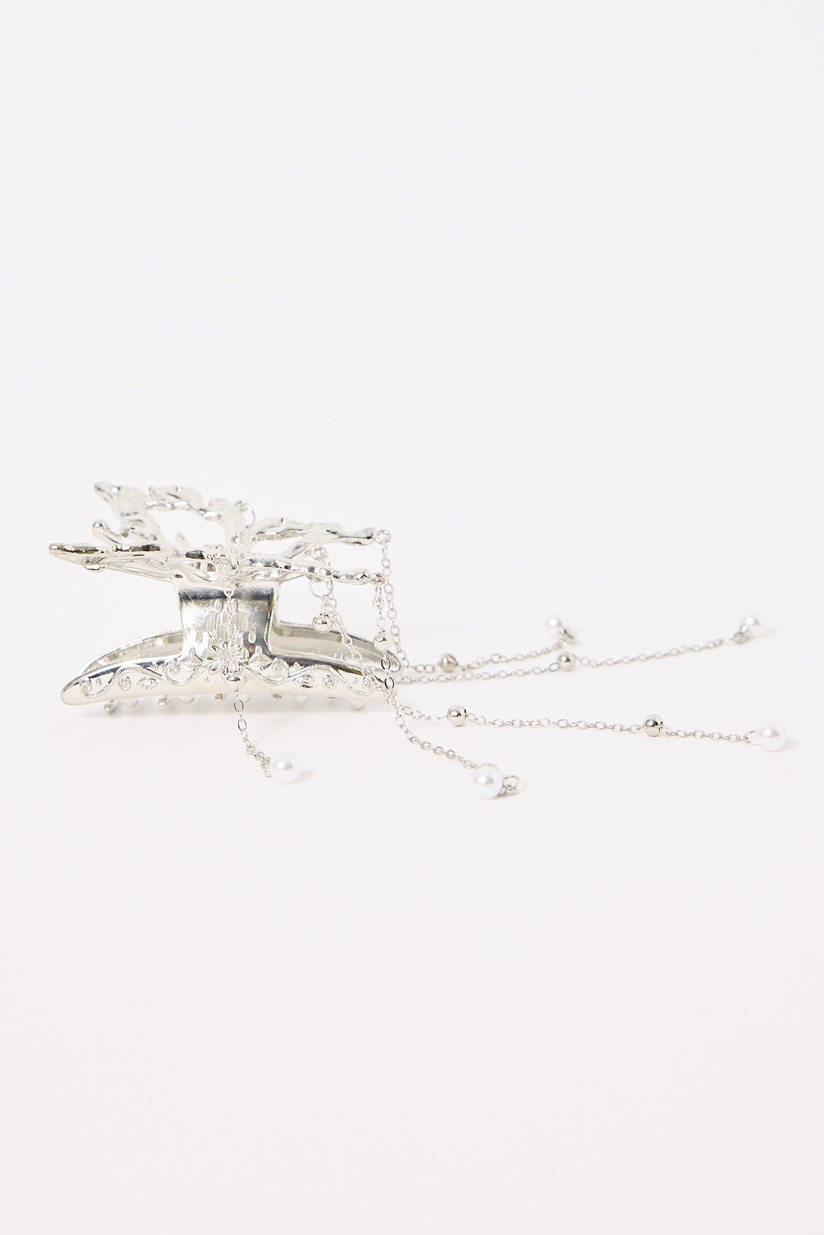 Token Y2K Pearl Drop Claw Clip Silver