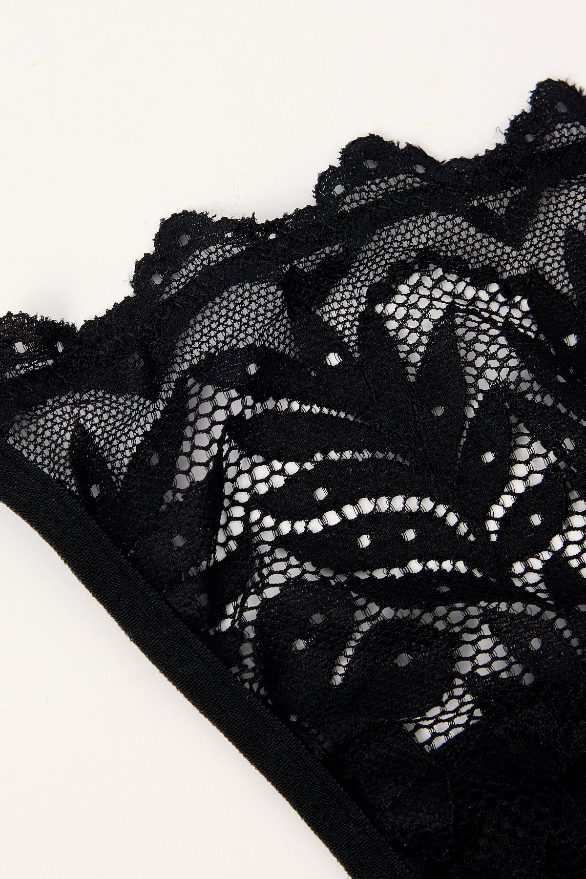 Luck & Trouble Isa Lace Thong Black