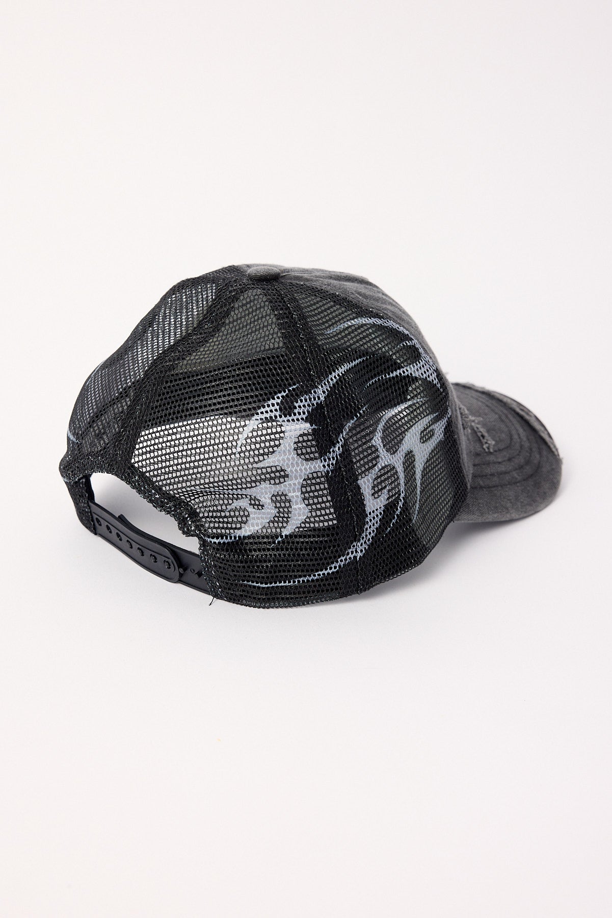 Neovision Arkos Distressed Trucker Cap Washed Black