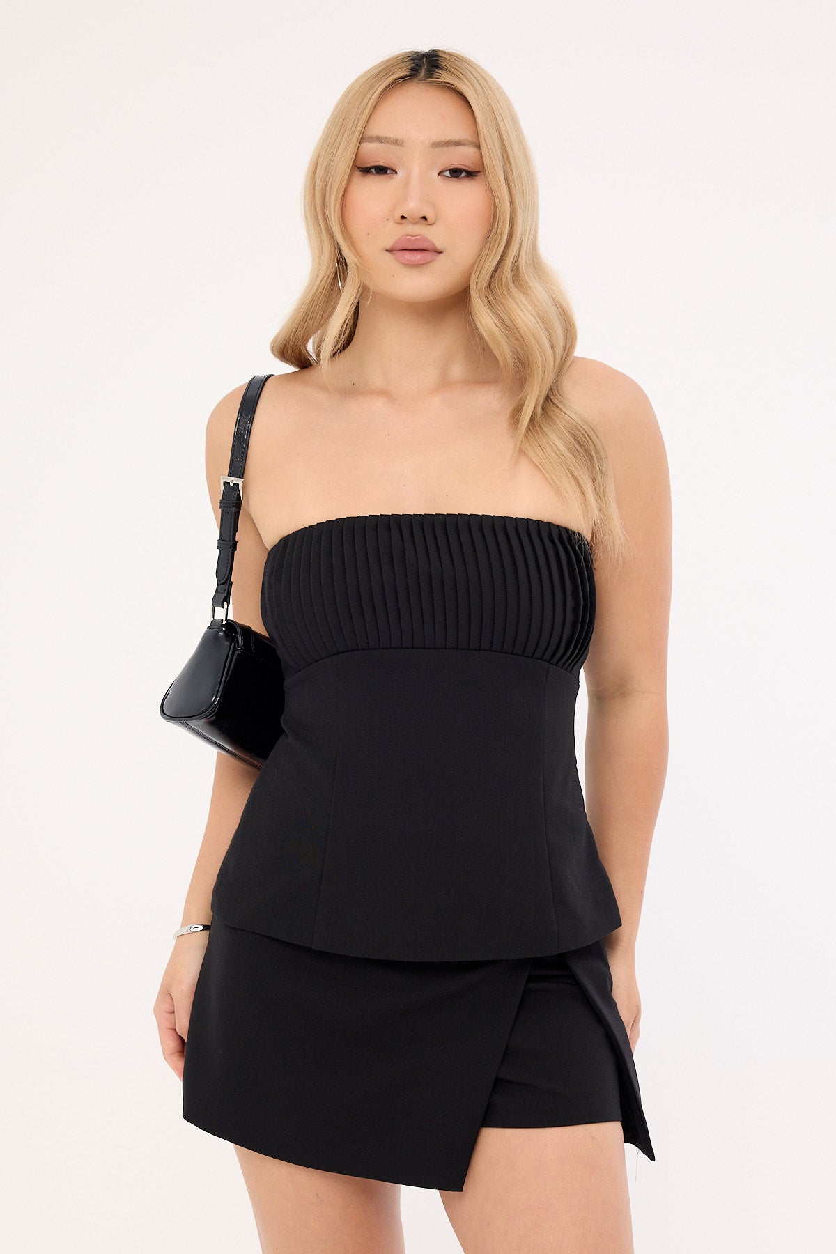 Perfect Stranger Olsen Mid Rise Split Skort Black