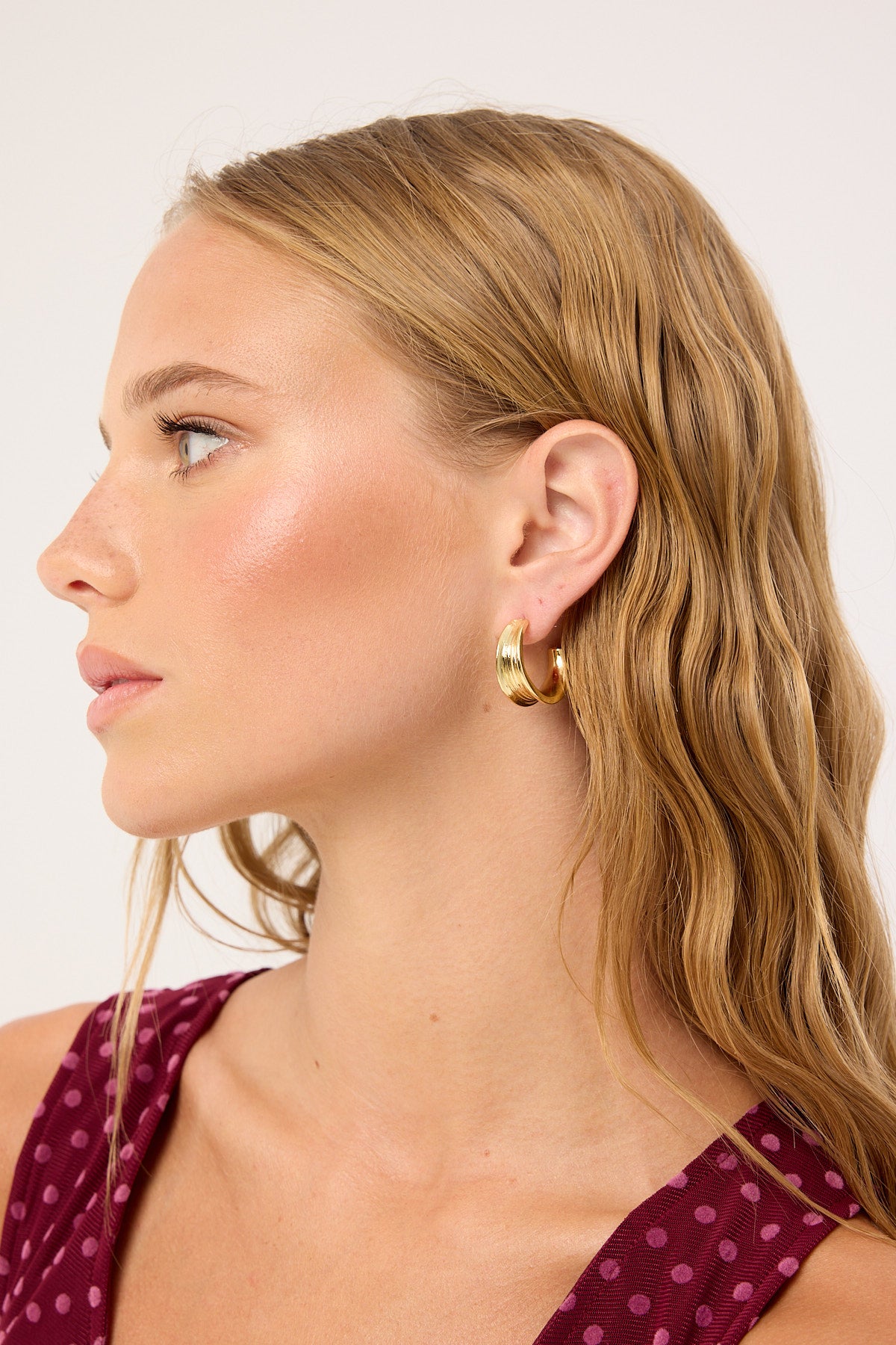 Perfect Stranger Oak Hoop Earings 18k Gold