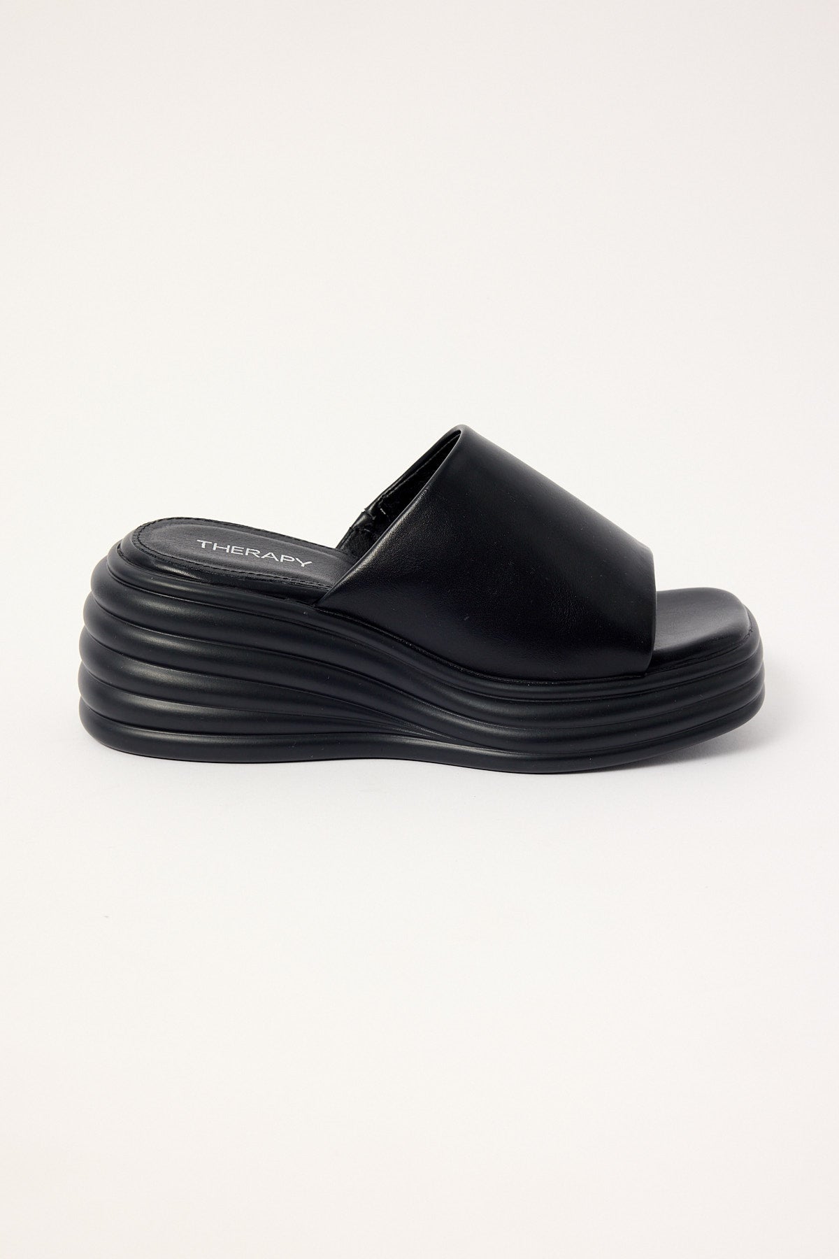 Therapy Flaunt Wedge Black
