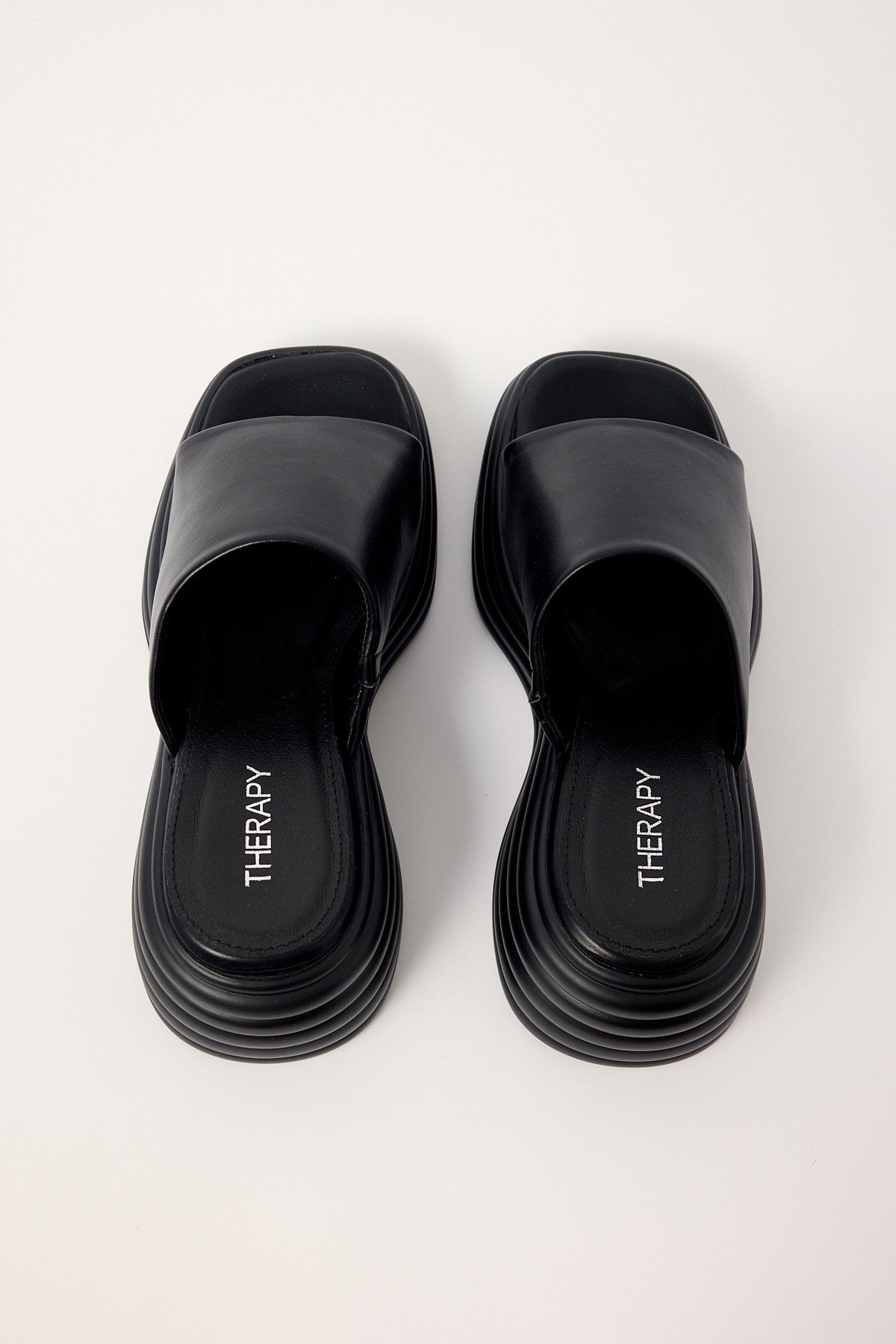Therapy Flaunt Wedge Black