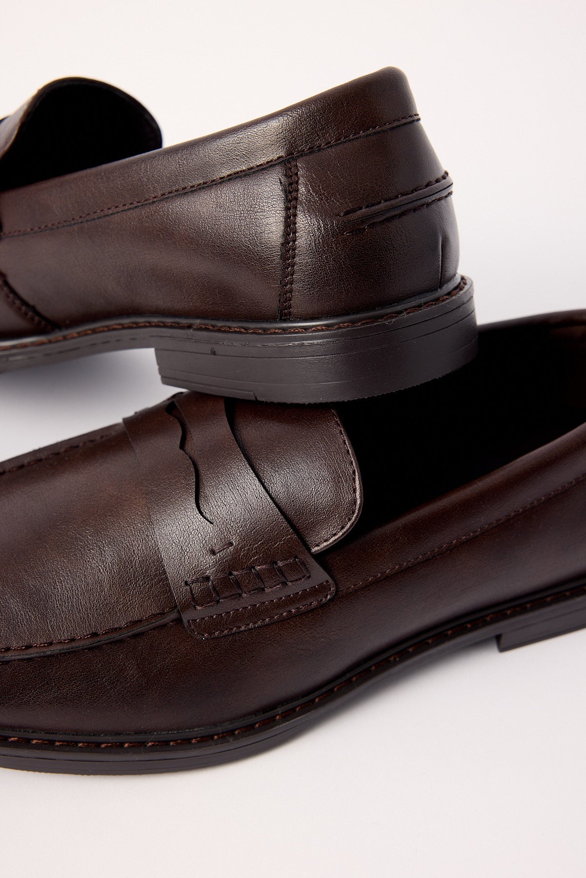 Uncut Hutch PU Loafer Cafe