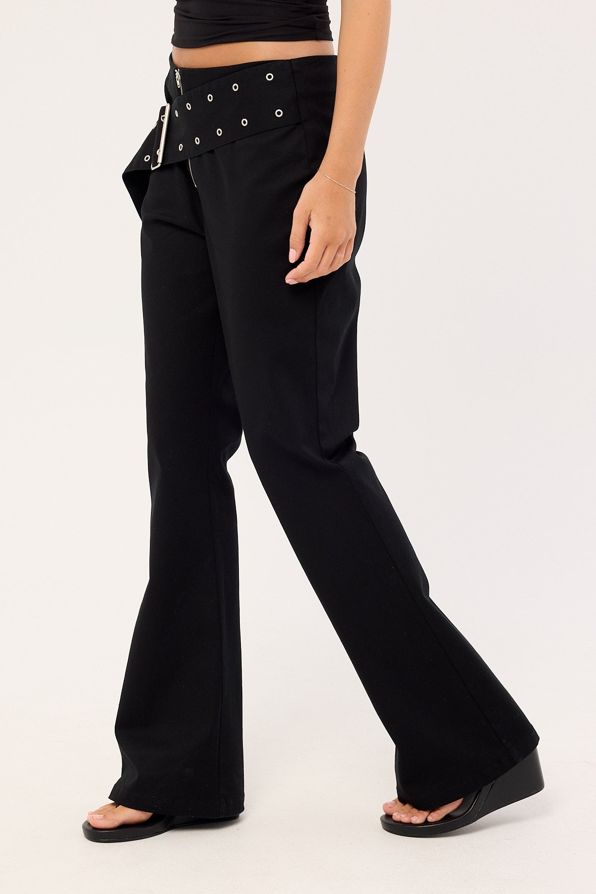 Neovision Mode Cross Belt Bootcut Pants Washed Black