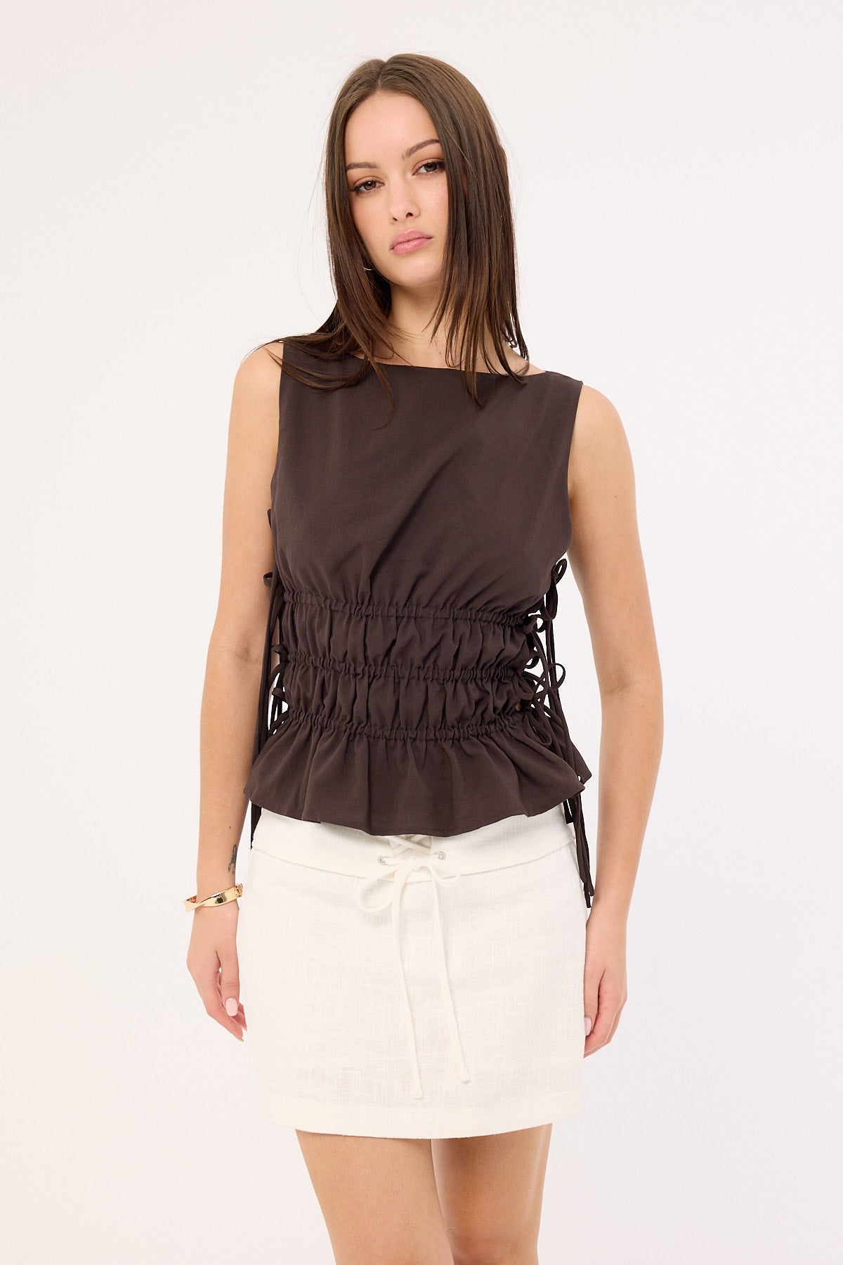 Perfect Stranger Abby Linen Mid Rise Skort White