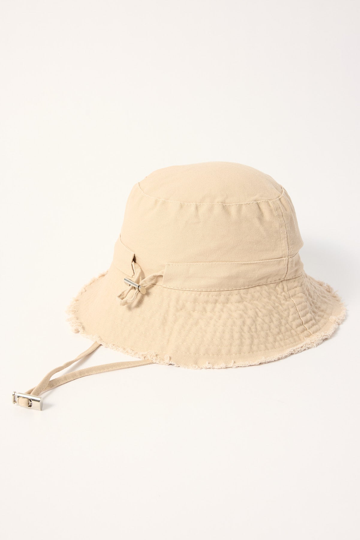 Token Poppy Frayed Bucket Hat White