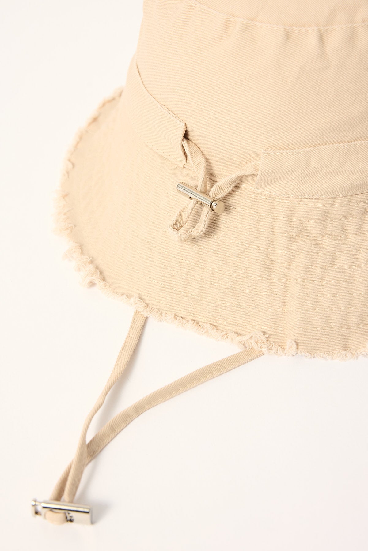 Token Poppy Frayed Bucket Hat White