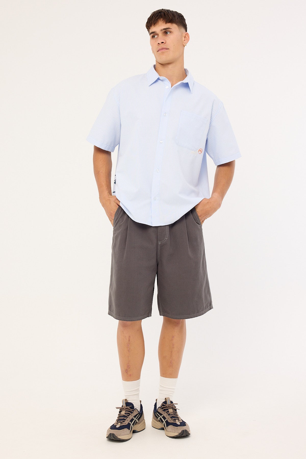 Rusty Pleatus Elastic Pleated Short Coal