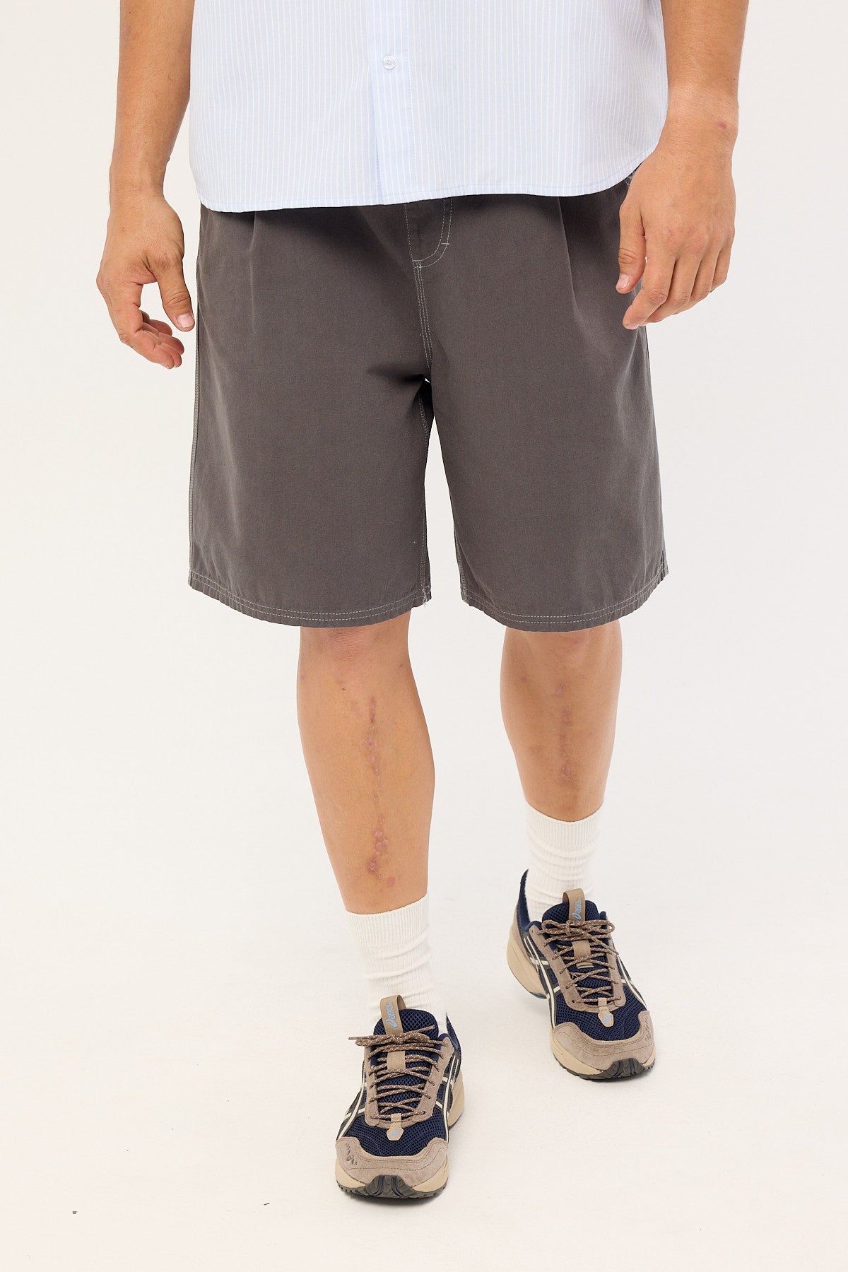 Rusty Pleatus Elastic Pleated Short Coal