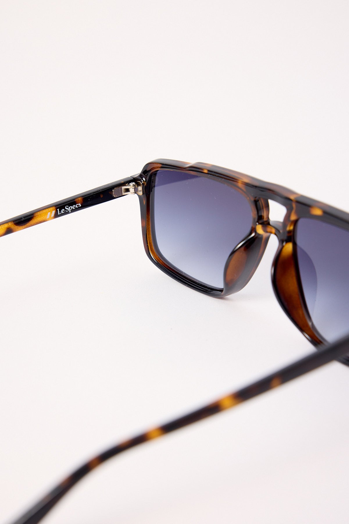 Le Specs Le Gars Tokyo Tort Smoke Grad