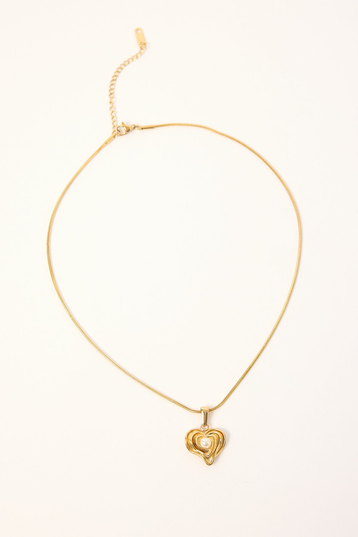 Token Pearl Heart Necklace Gold