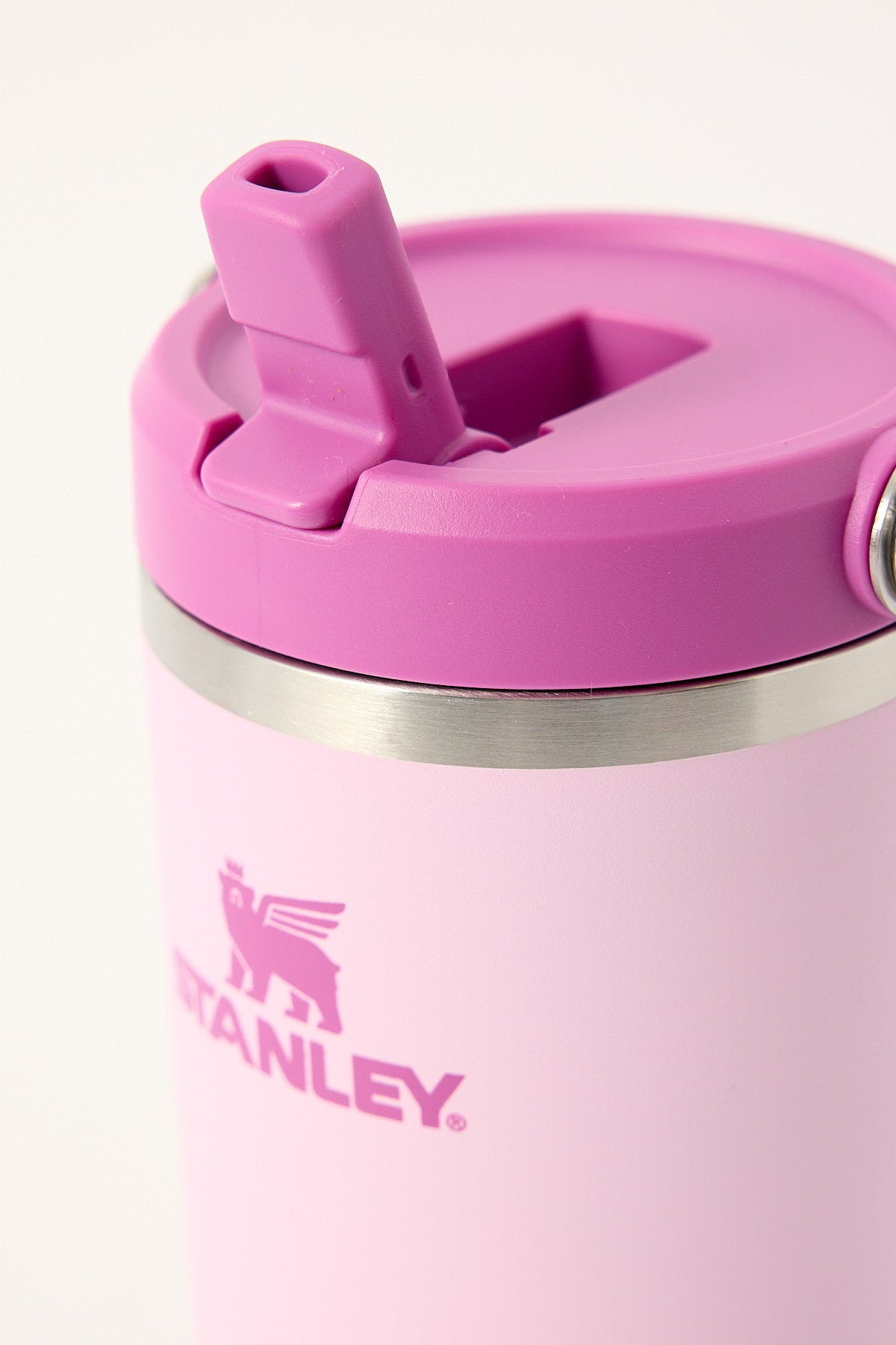 Stanley Classic Iceflow Flipstraw Tumbler 30oz Cherry Blossom