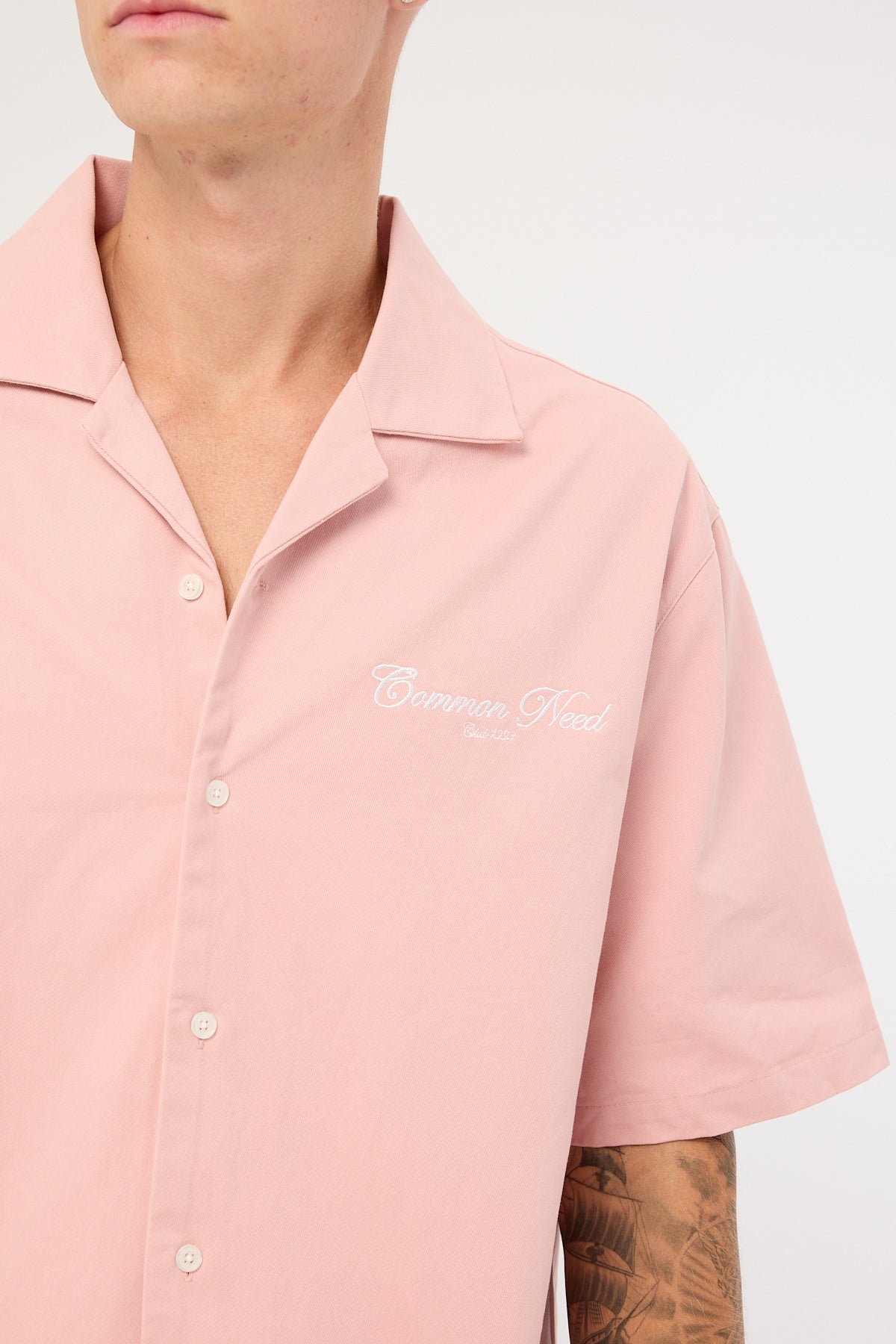 Common Need Diplomatic Boxy Cropped Resort Shirt Washed Pink