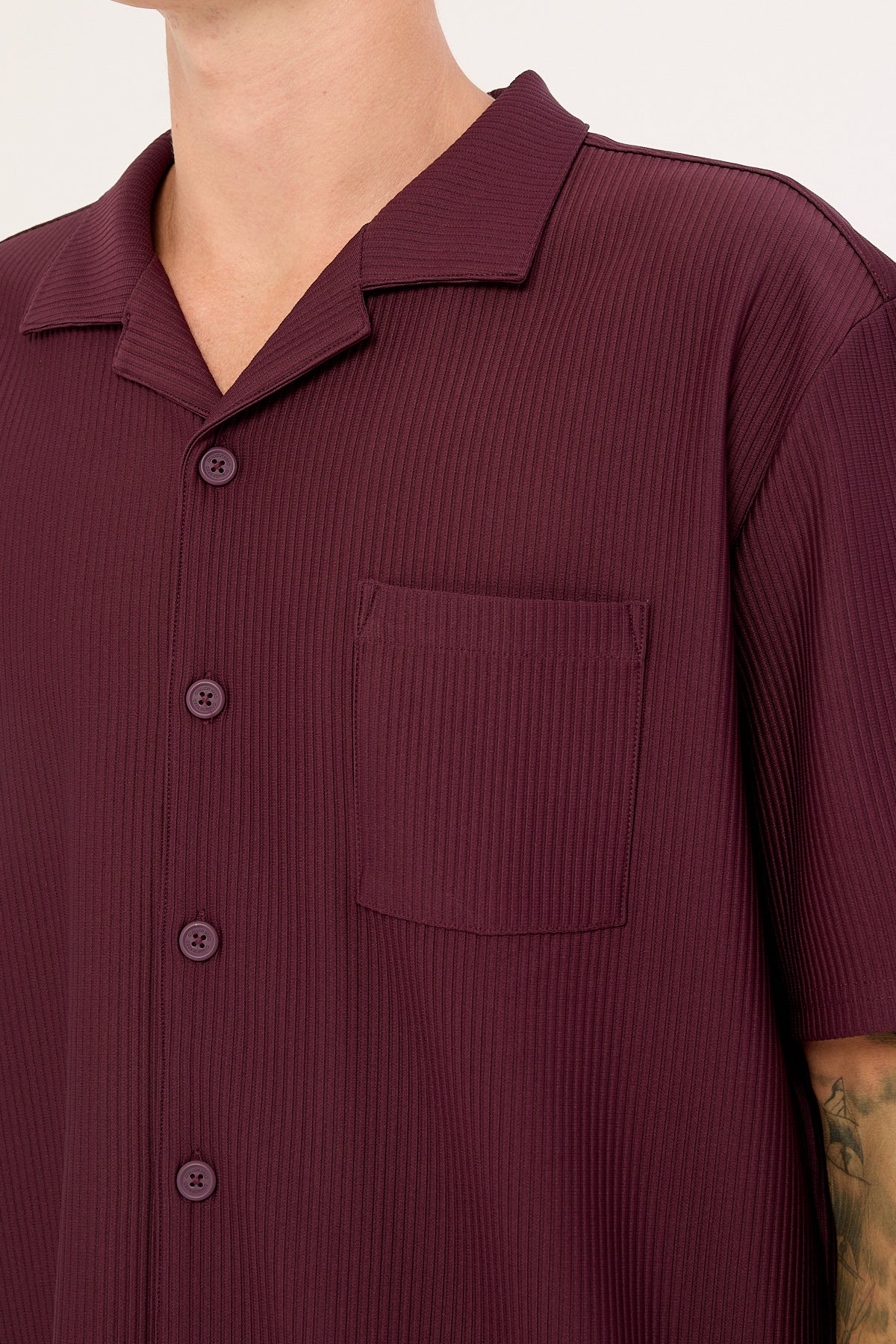Common Need Austin Pleated Resort Shirt Burgundy