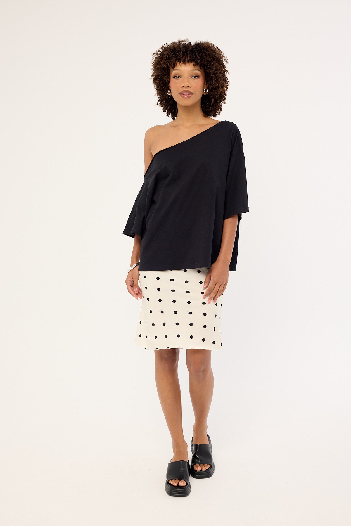 L&t Off Shoulder Relaxed Tee Black