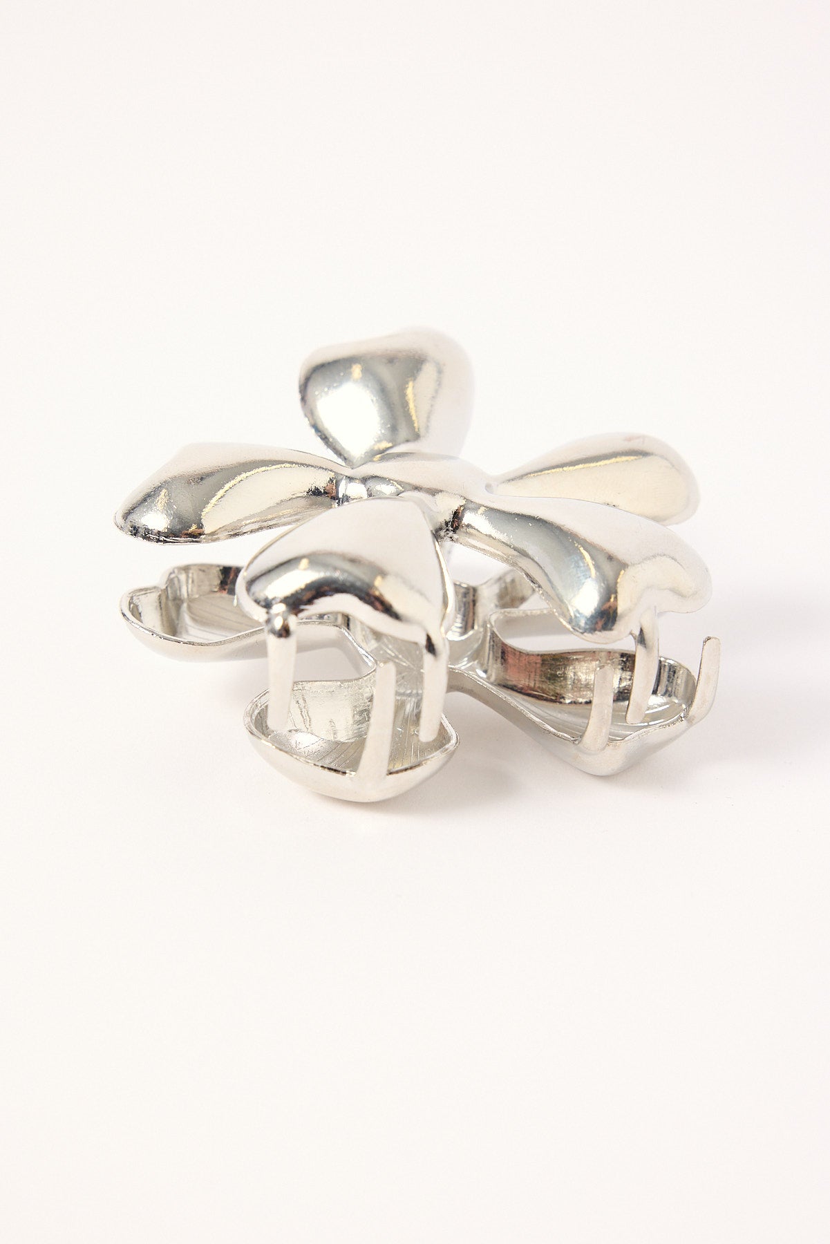 Token Wave Flower Hair Claw Clip Silver