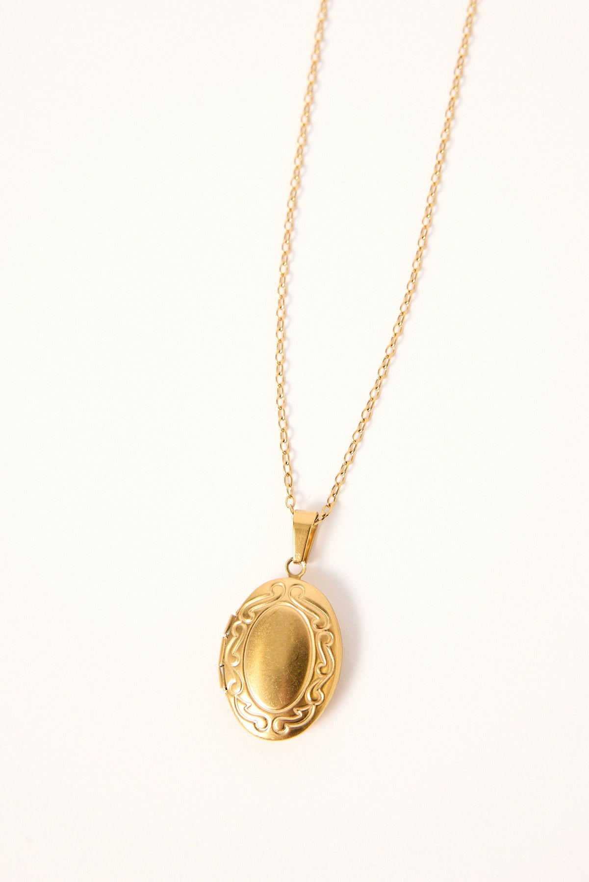 Token Oval Locket Necklace Gold