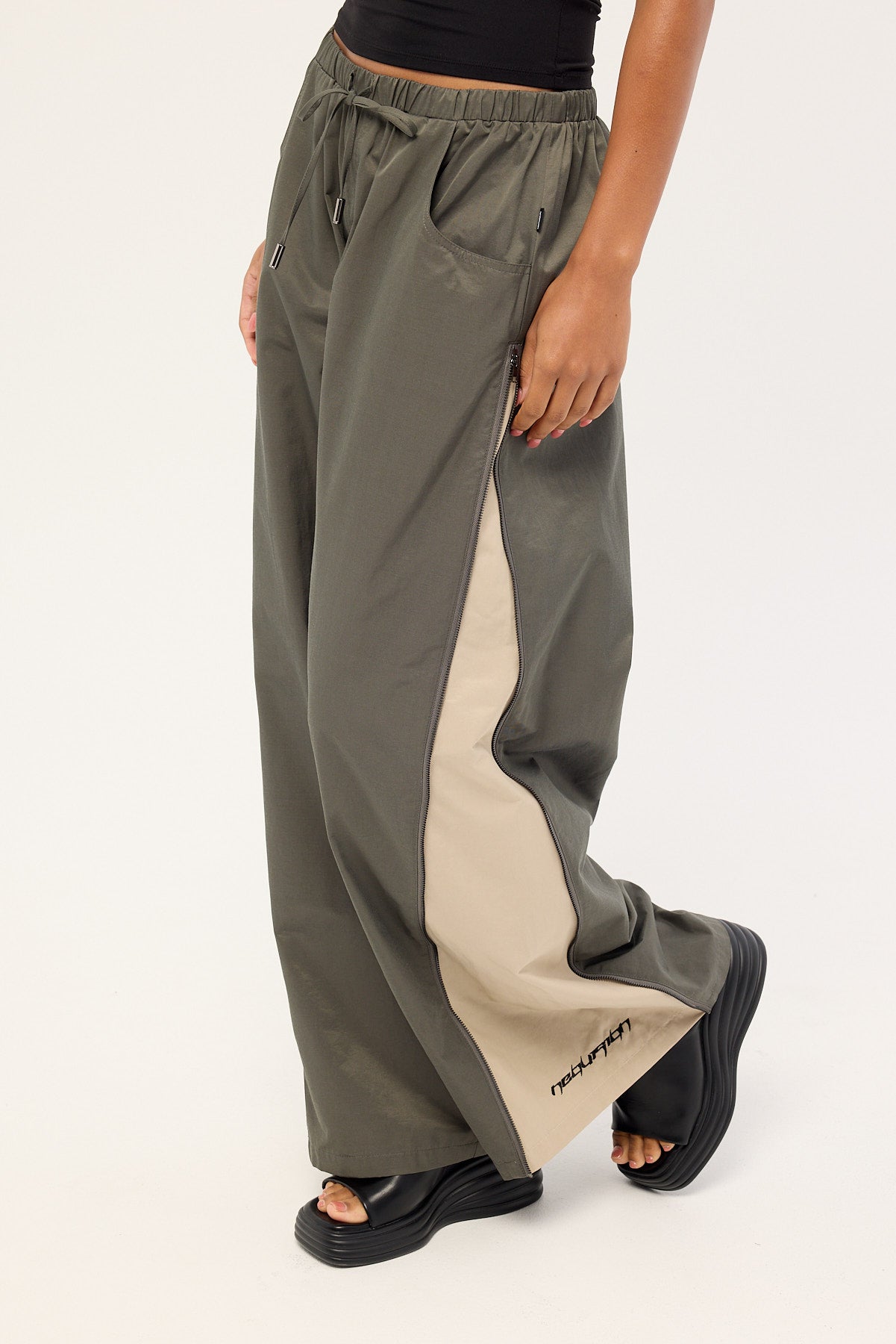 Neovision Chutes Parachute Zip Side Pant Charcoal