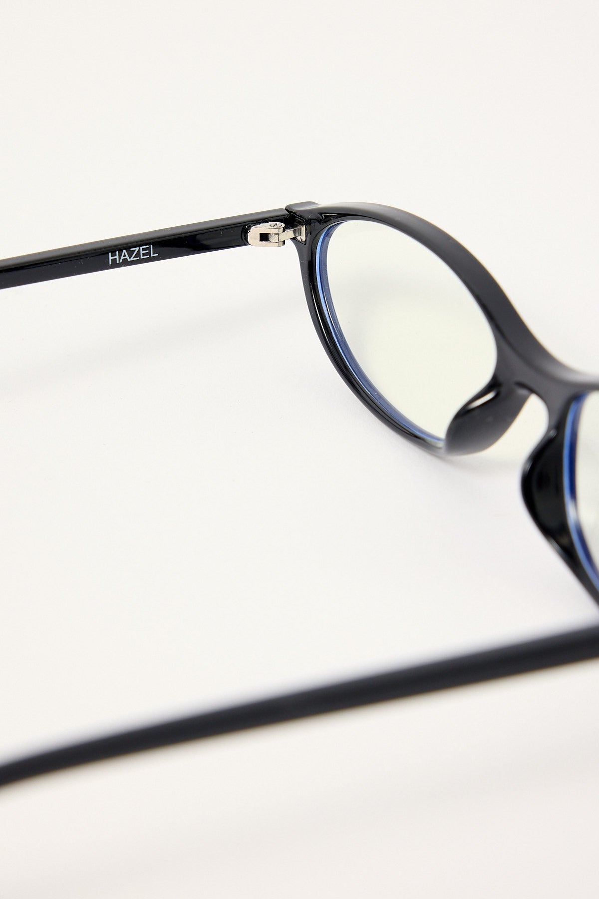 Otra Hazel Blue Light Black