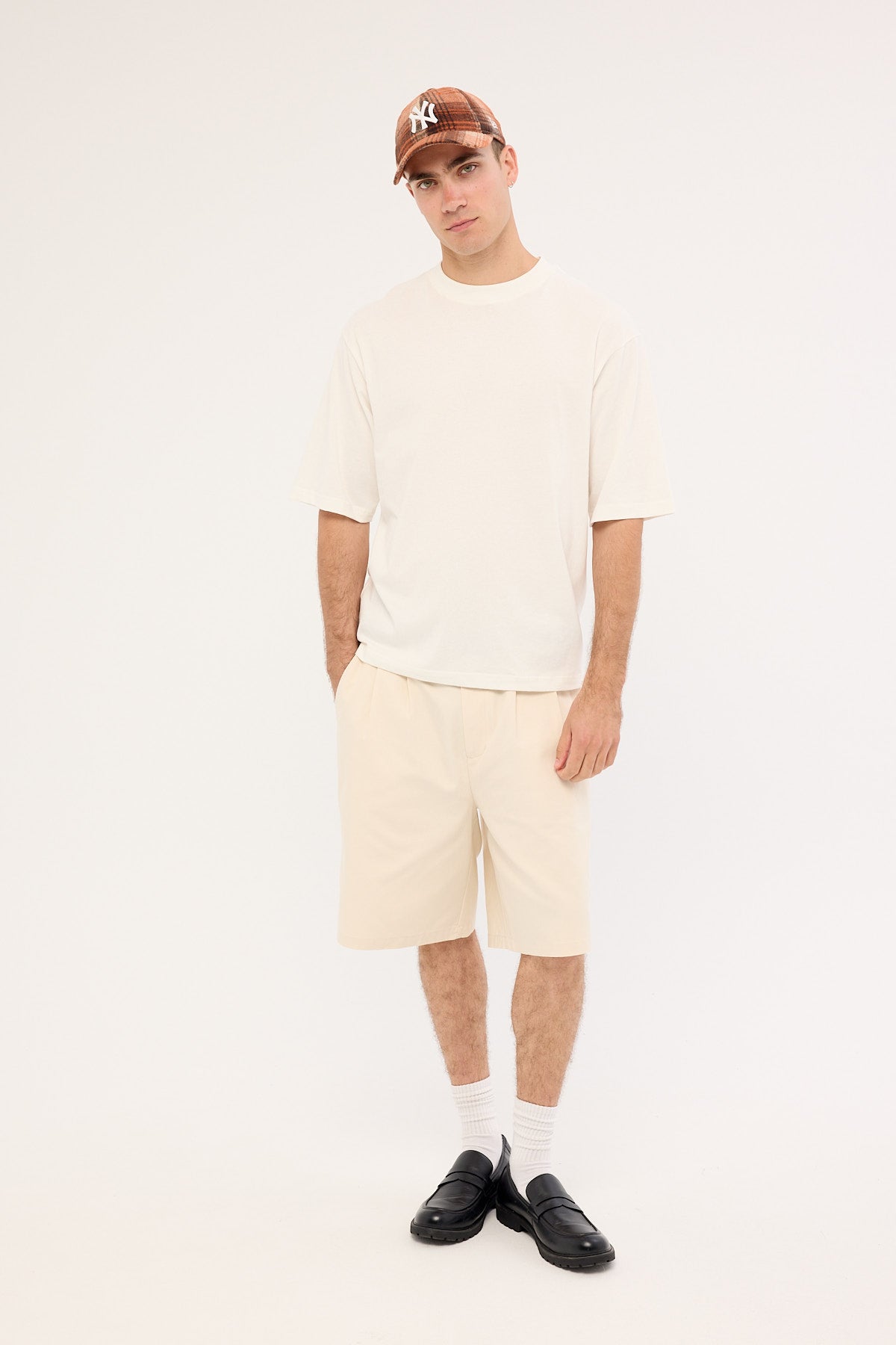Common Need Jaxon Baggy Tailored Short Ecru