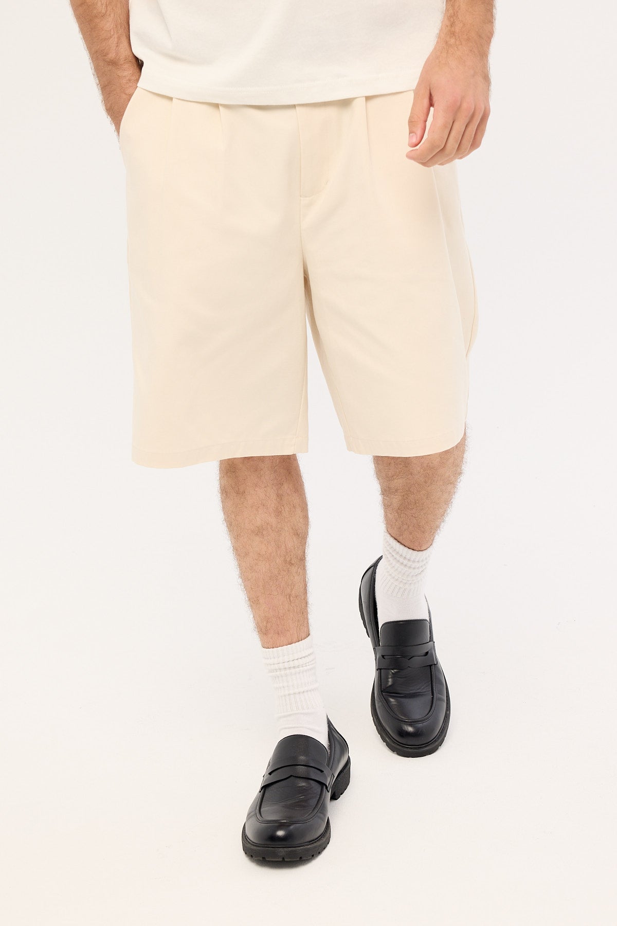 Common Need Jaxon Baggy Tailored Short Ecru