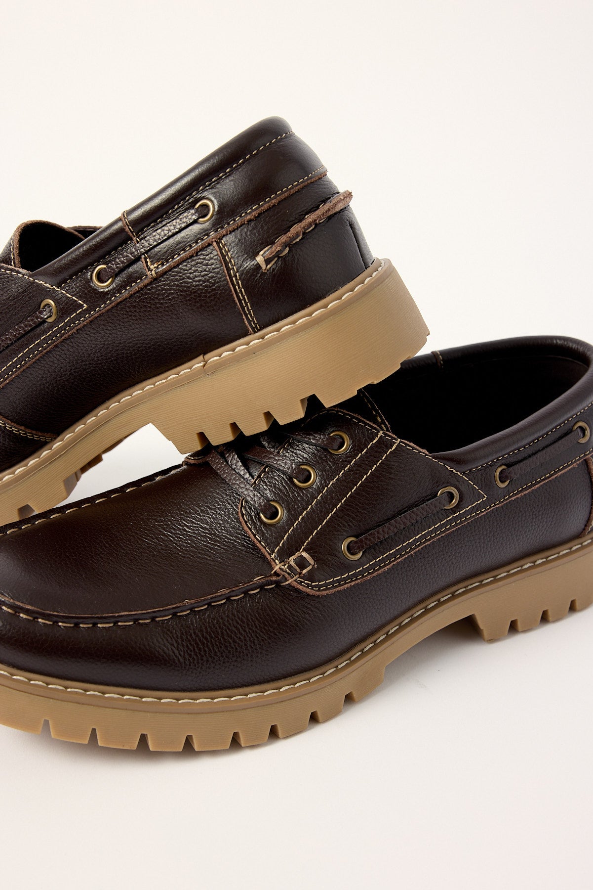 Uncut Bermuda Dark Brown Tumble Leather