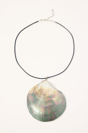 Token Shell Pendant Necklace Black