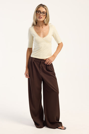 Perfect Stranger Mackenzie Pleated Pant Brown