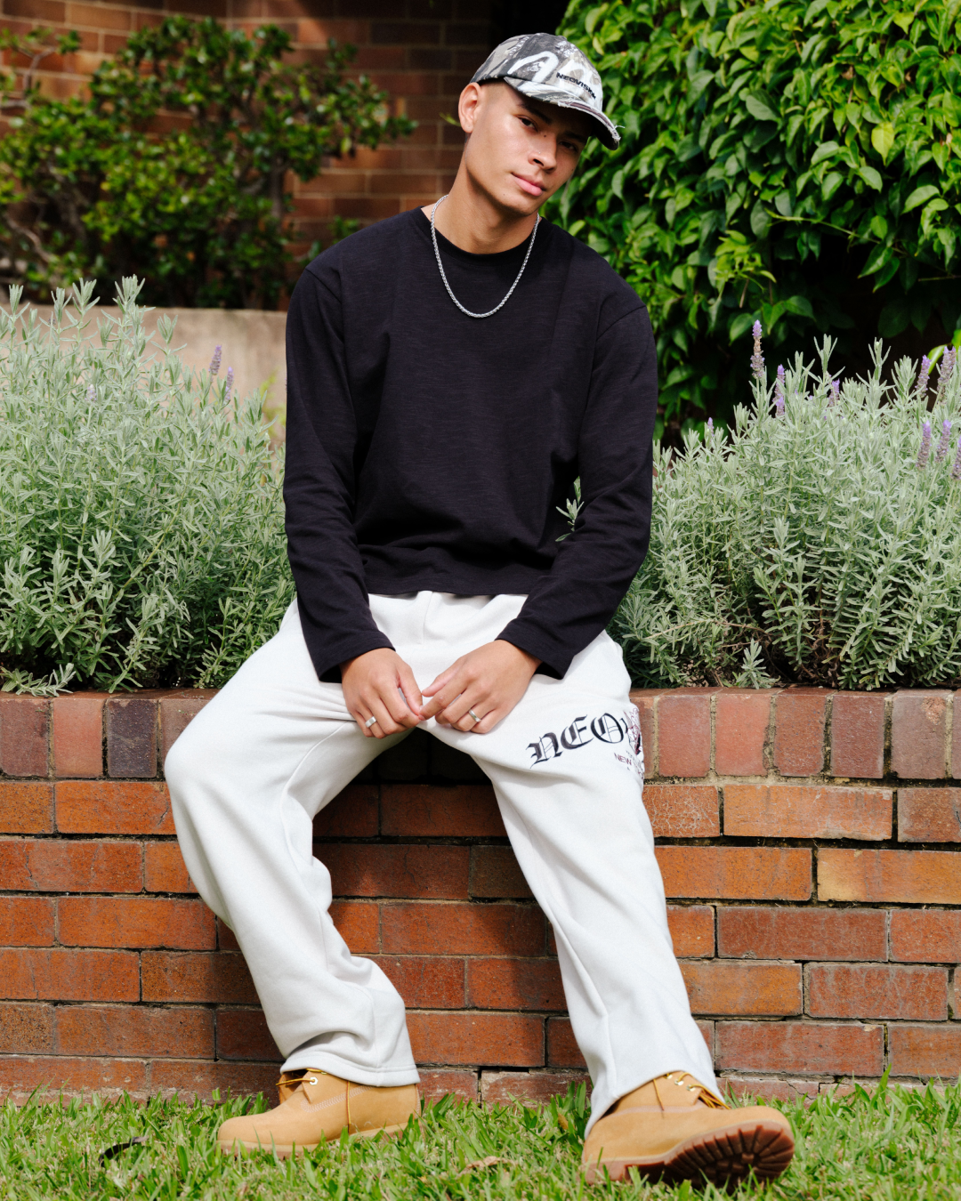 Common Need Club 1993 Quarter Zip Sweater Off Black – Universal Store